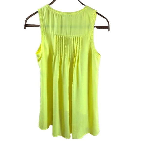 Women's GB Flowy Yellow Tank Hi-Lo with Embroidery Size: Medium - Picture 2 of 12